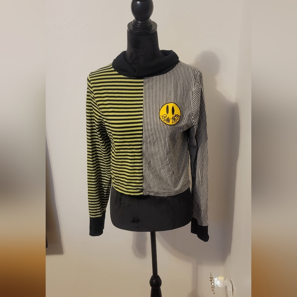 Split Pattern Cropped Tee - image 1